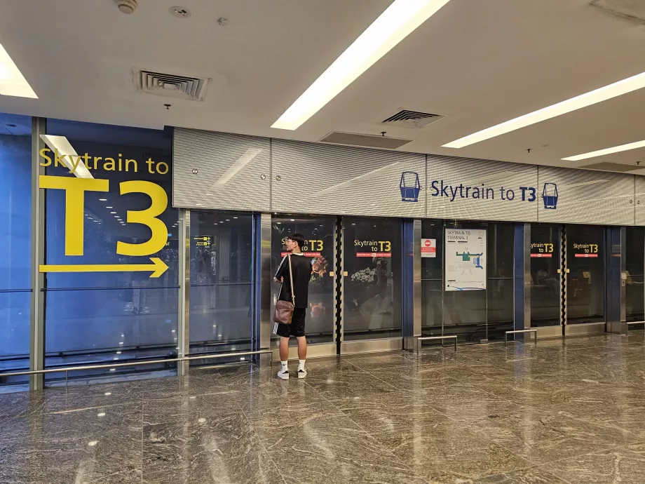 Stații SkyTrain