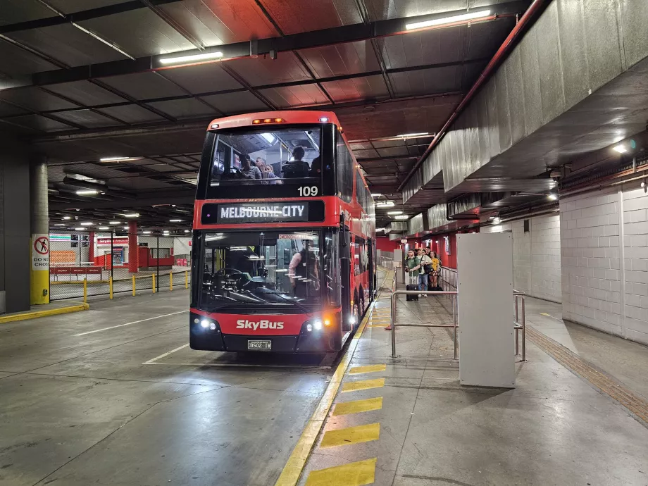 Skybus oprește la stația Southern Cross