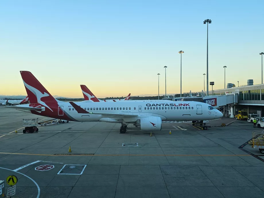 Qantas, Airbus A220, Aeroportul Melbourne