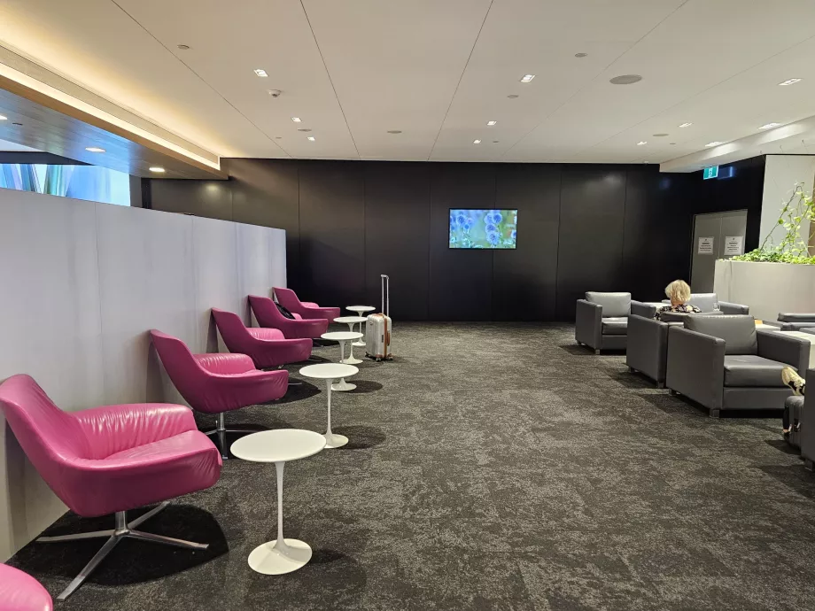 ANZ Lounge, canapele