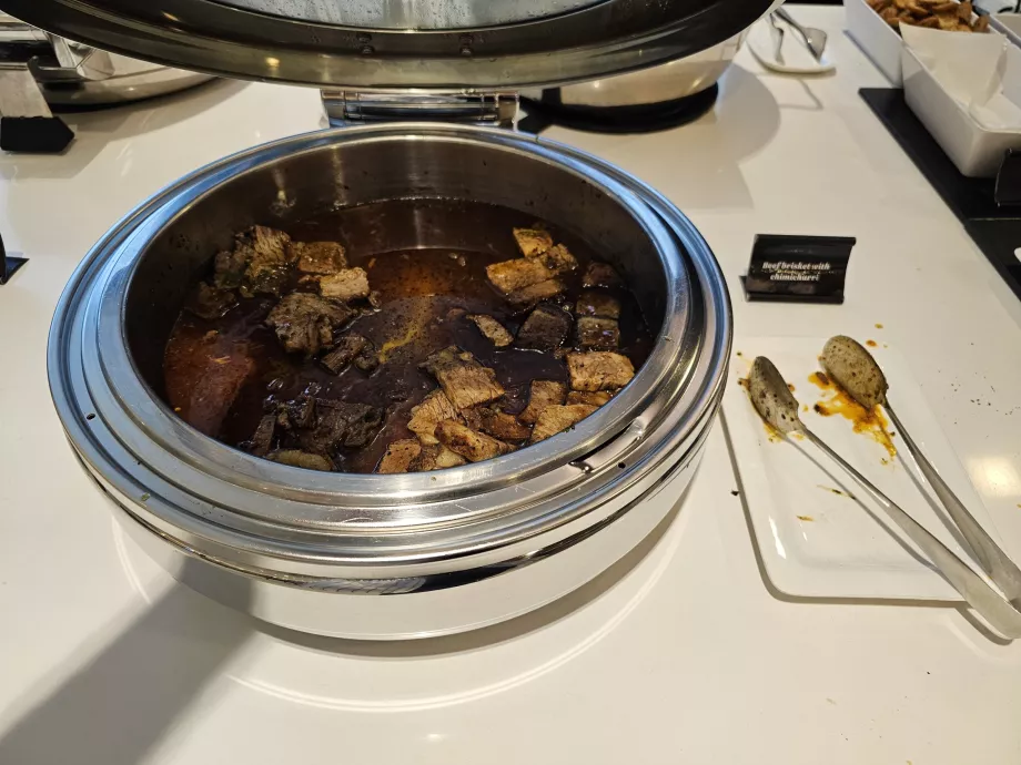 ANZ Lounge, mâncare caldă